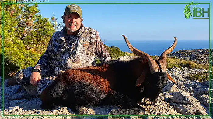Hunter-with-Balearean-boc