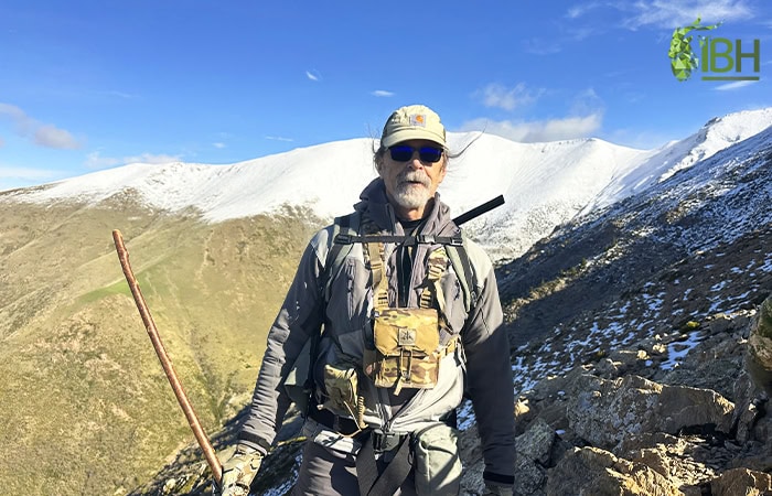 Pyrenean-chamois-hunt_IberHunting_landscape_Curtis